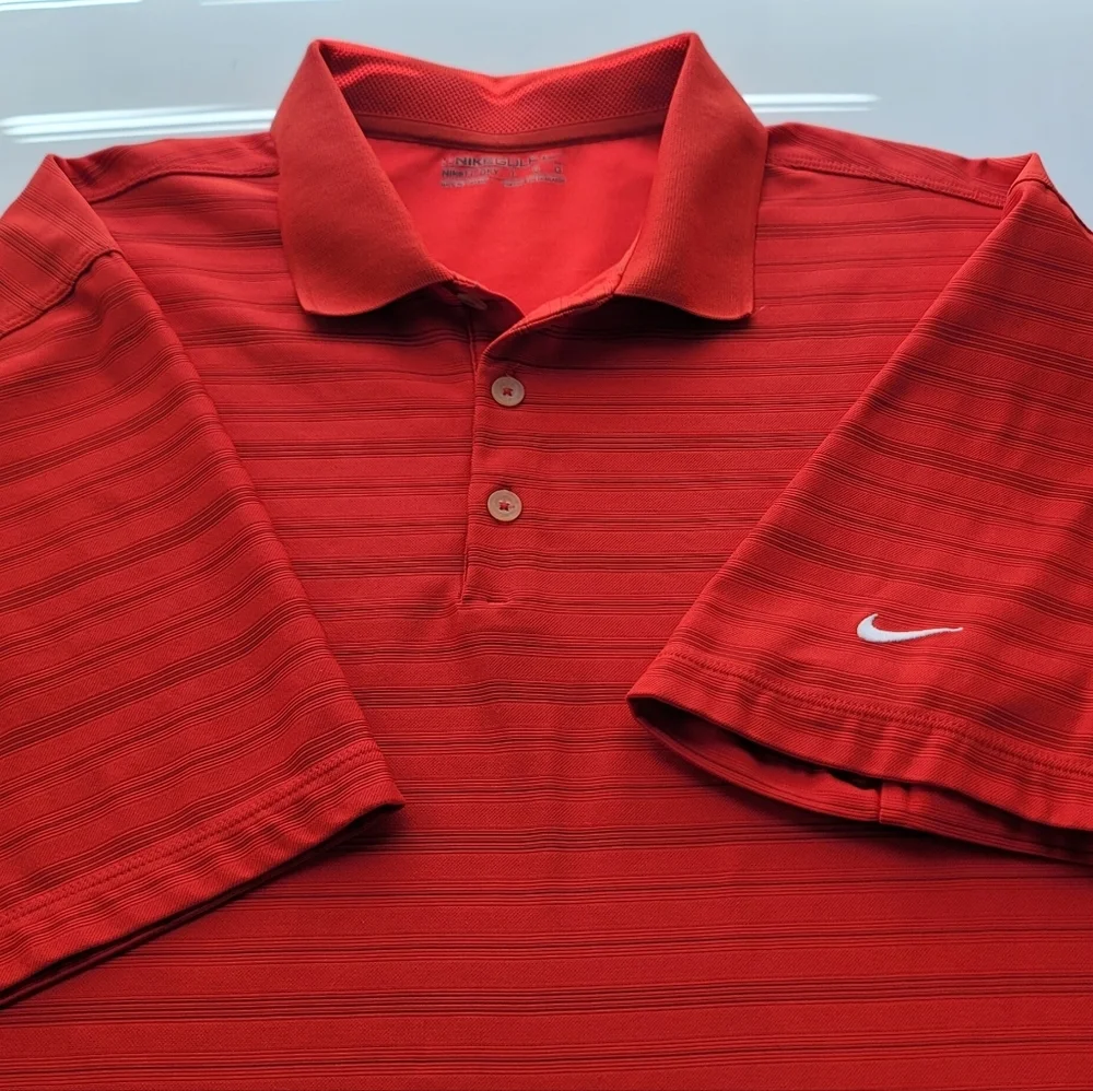 NIKE GOLF Fit Dry High Performance, Breathable, Stretch, 3 top button Golf Shirt